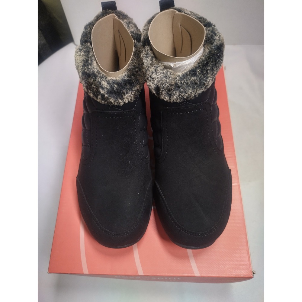 Easy Spirit Vance Black Faux Fur Quilted Ankle Boots 6W Wide SEVANCE12